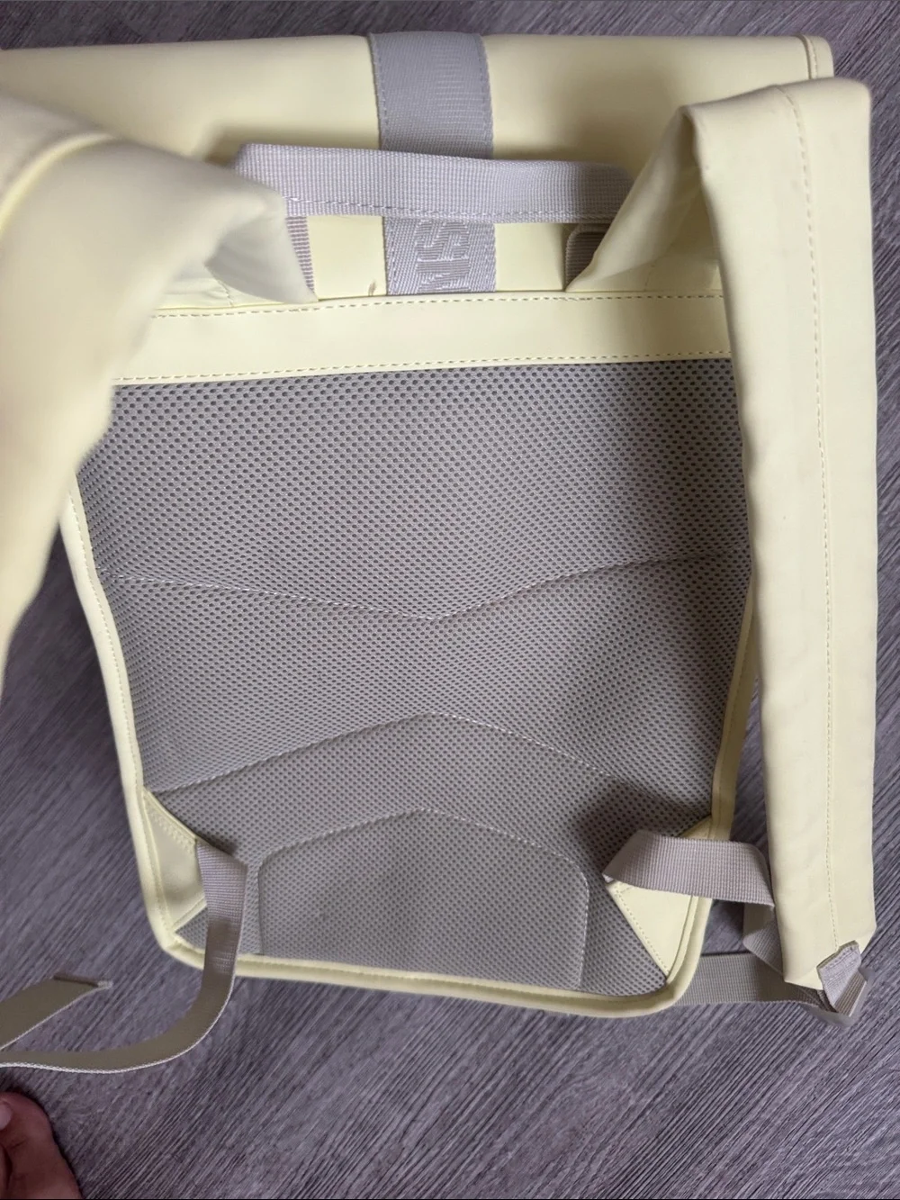Rains sleek rolltop